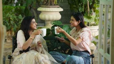 ‘Tumi Robe Nirobe’: Chayanika Chowdhury’s Rabindra Sangeet tribute to mothers