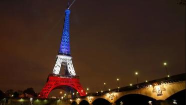 eiffel_tower_lit.jpg