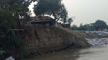 jamuna-erosion-displaces.jpg