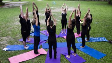 sis_yoga_20120421_0024.jpg