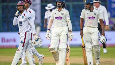 afp_20251013_78l34xc_v1_midres_crickettestindwis.jpg