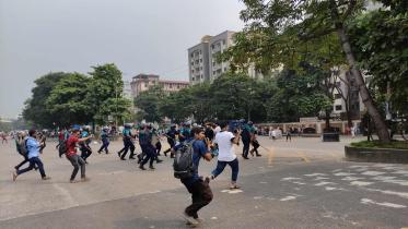 clash between police and July fighters