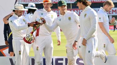 afp_20251126_86832g8_v1_midres_cricketindrsatest.jpg