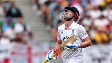 2025-11-22t053443z_1149890842_up1elbm0fhttg_rtrmadp_3_cricket-ashes.jpg