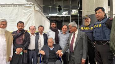 Dr Kamal condemns attack on The Daily Star, Prothom Alo