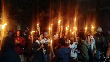 DU-students.jpg