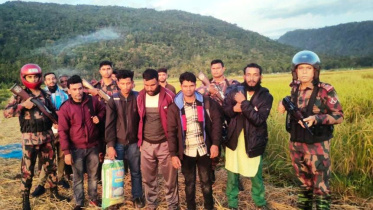 border-detained.jpg