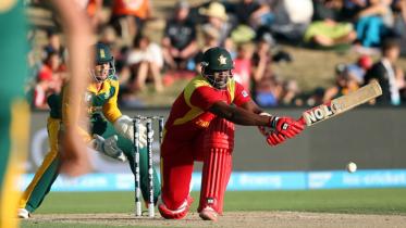 Zimbabwe's Hamilton Masakadza 