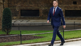 uk minister resigns.jpg