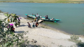 crossing-Vatua-river.jpg