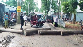 farmers-road-block-kurigram.jpg