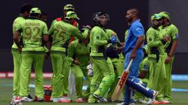 Pakistan players congregate
