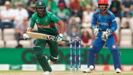 Shakib runs.JPG