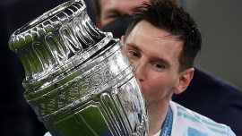 messi_breaks.jpg