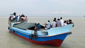 Meghna-crossing-risky-trawler.jpg