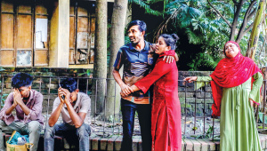 Family-members-mourn-the-death.jpg