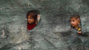Why are Afghan families being forced to deport from Pakistan?