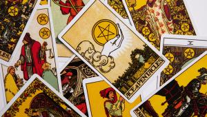 Finding strength in the cards: Tarot, astrology, and personal growth     viva-luna-studios-y3qrbagm7q8-unsplash.jpg