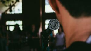 Nervous before speaking? Proven tricks to calm your mind