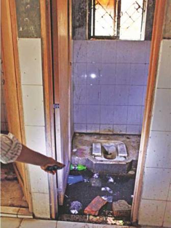 Toilet2.jpg