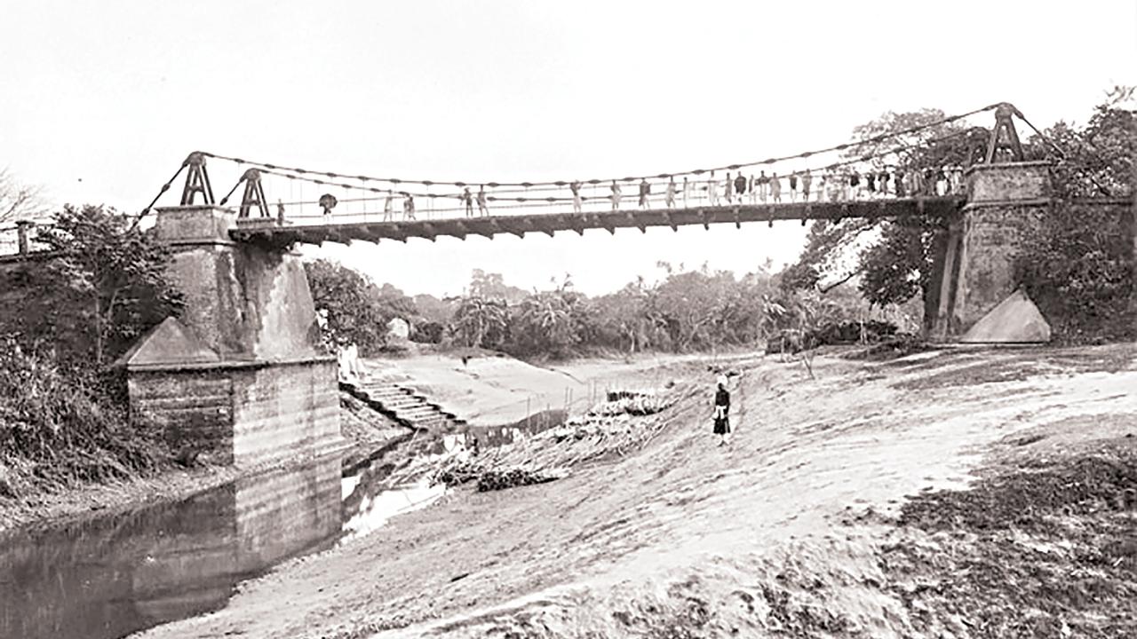 iron_suspension_bridge.jpg